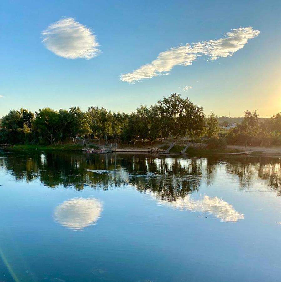 River Ebro Apartments モーラ・デブレ エクステリア 写真