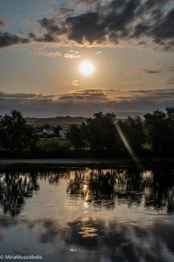 River Ebro Apartments モーラ・デブレ エクステリア 写真