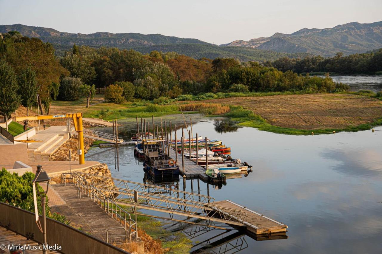 River Ebro Apartments モーラ・デブレ エクステリア 写真