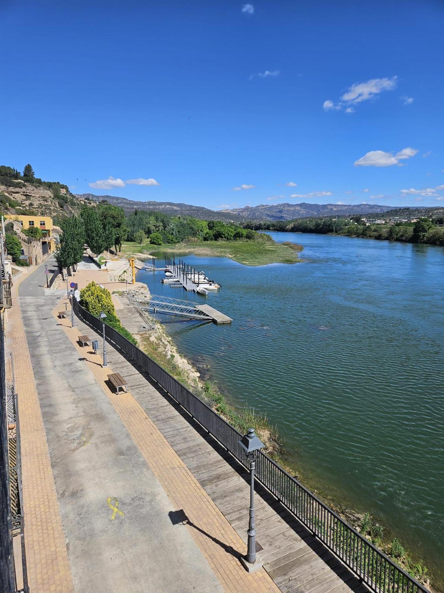 River Ebro Apartments モーラ・デブレ エクステリア 写真